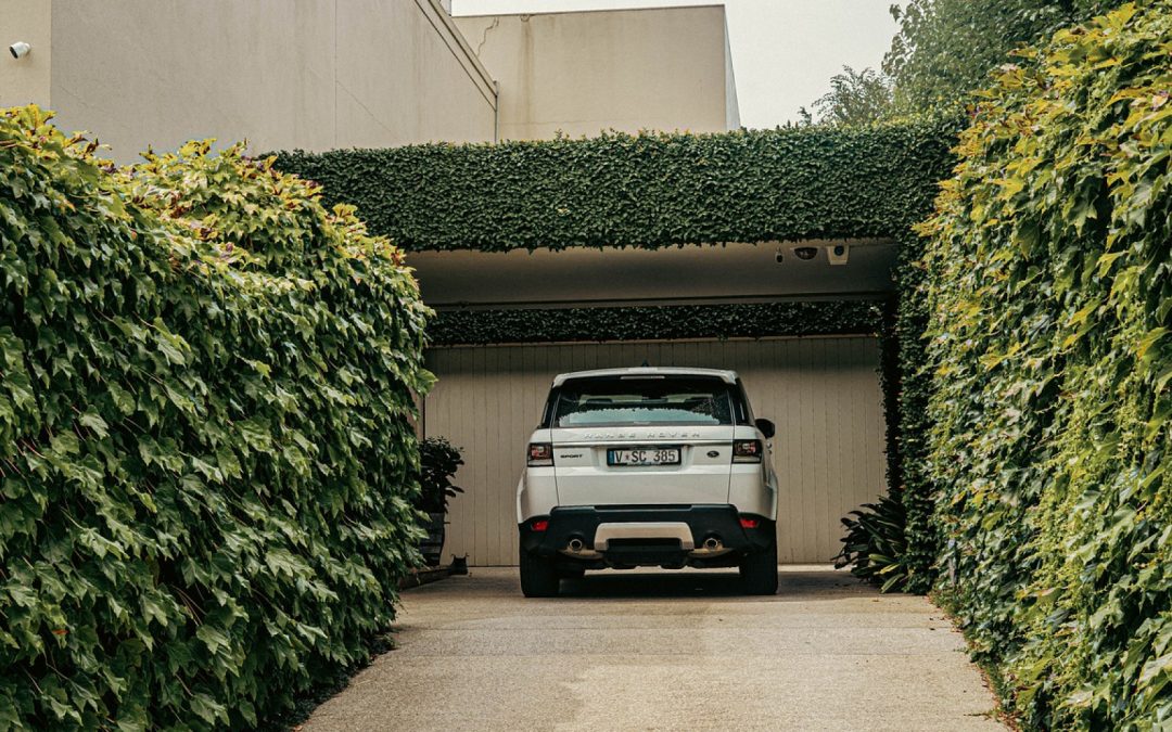 Remplacement de porte de garage : optez pour l’aluminium